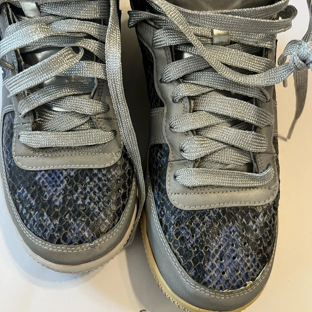 Nike High-Top Sneakers in Gray and Black with Snakeskin Texture